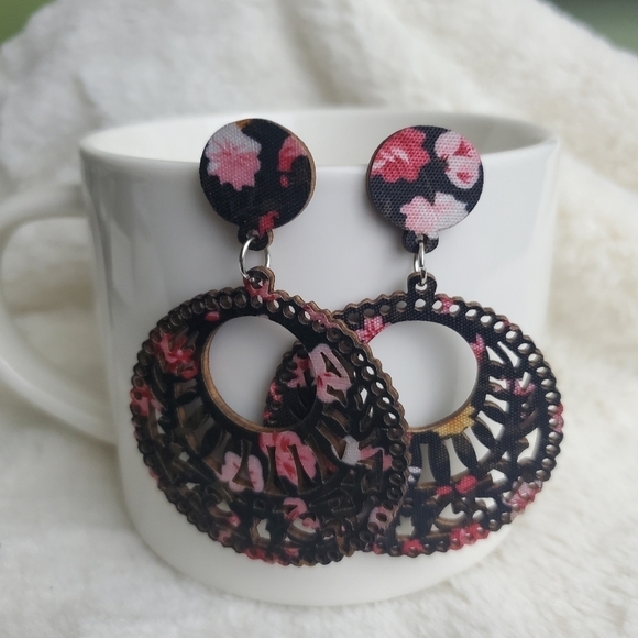 Jewelry - 3/$15 New Black Wooden Floral Fabric Earrings